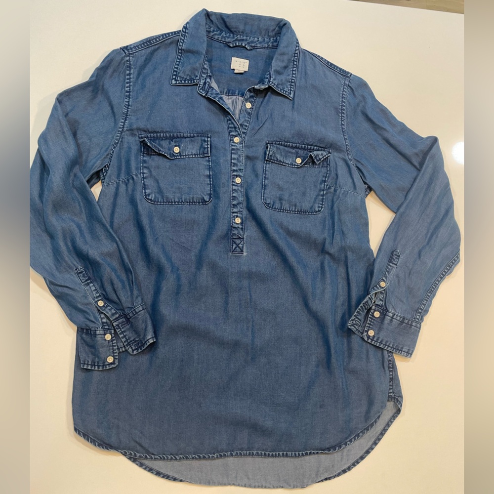 A New Day Casual Long Sleeve Jean Button-Up Shirt💙 100% Lyocell 🧈 Butter Soft